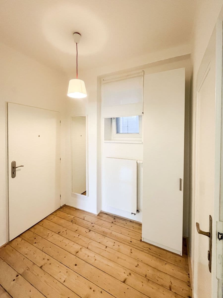 Prenájom bytu 1-izbový 38 m², Na Malovance, Praha, Praha Prenájom bytu 1-izbový 38 m², Na Malovance, Praha, Praha
