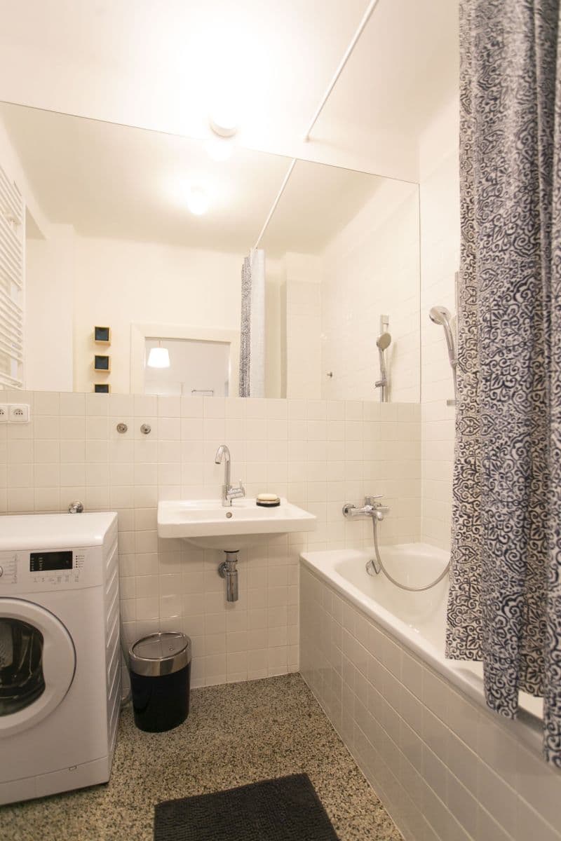 Prenájom bytu 1-izbový 38 m², Na Malovance, Praha, Praha Prenájom bytu 1-izbový 38 m², Na Malovance, Praha, Praha