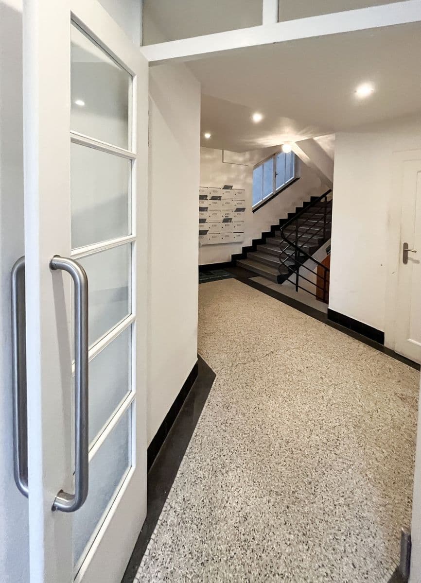 Prenájom bytu 1-izbový 38 m², Na Malovance, Praha, Praha Prenájom bytu 1-izbový 38 m², Na Malovance, Praha, Praha
