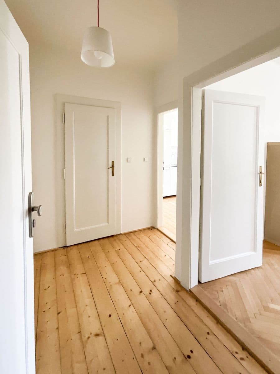 Prenájom bytu 1-izbový 38 m², Na Malovance, Praha, Praha Prenájom bytu 1-izbový 38 m², Na Malovance, Praha, Praha