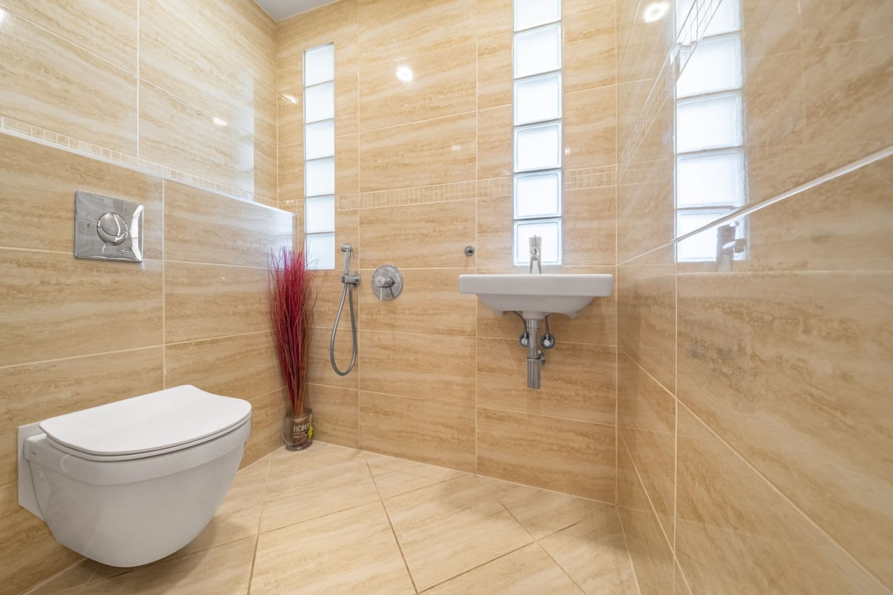 Prenájom bytu 3-izbový 144 m², 5. května, Praha, Praha Prenájom bytu 3-izbový 144 m², 5. května, Praha, Praha