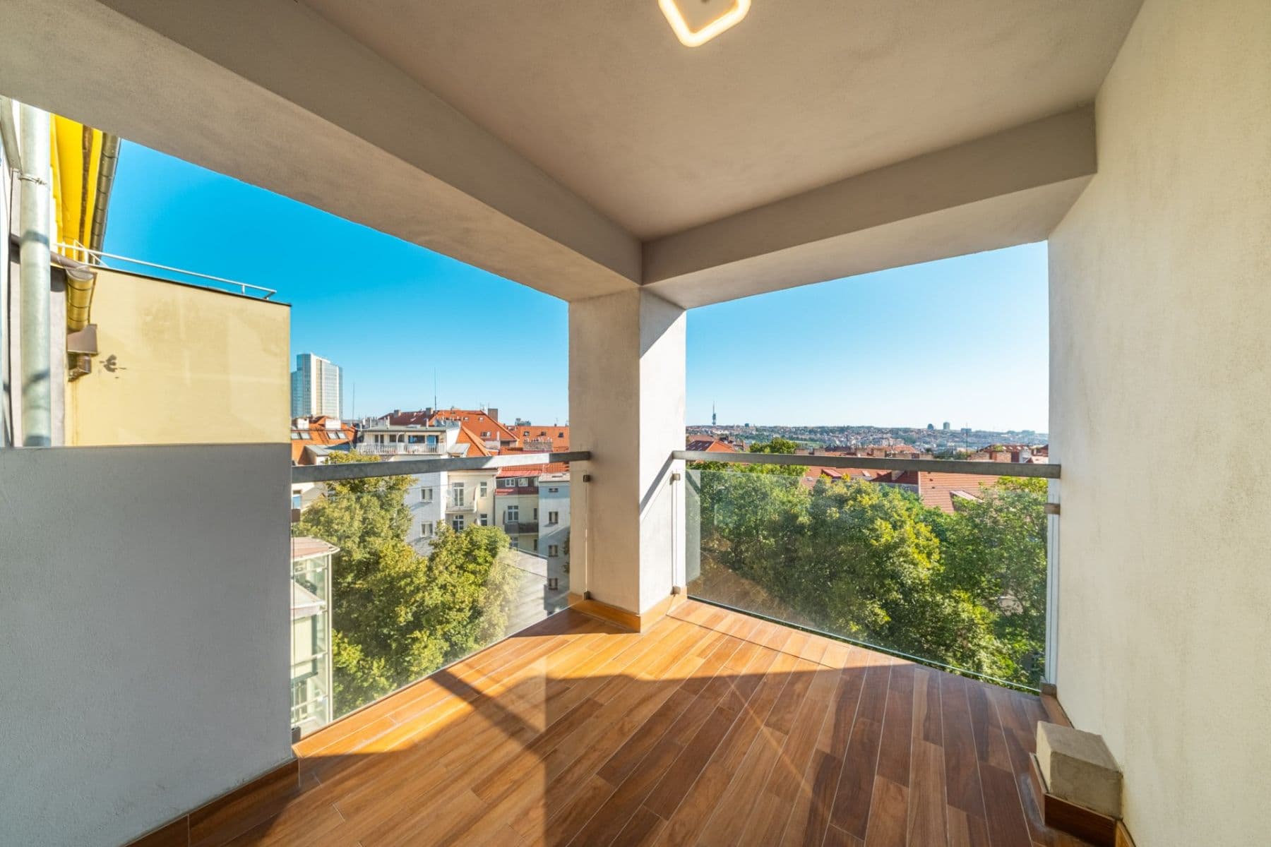 Prenájom bytu 3-izbový 144 m², 5. května, Praha, Praha Prenájom bytu 3-izbový 144 m², 5. května, Praha, Praha
