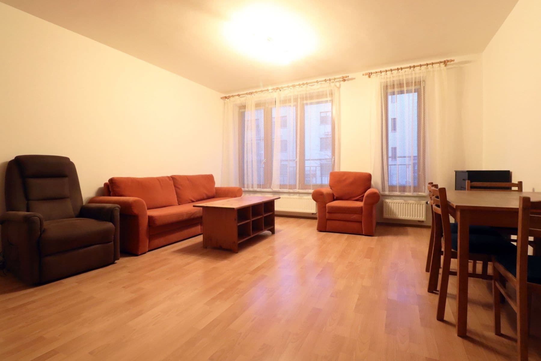 Prenájom bytu 2-izbový 56 m², Václava Rady, Praha, Praha Prenájom bytu 2-izbový 56 m², Václava Rady, Praha, Praha