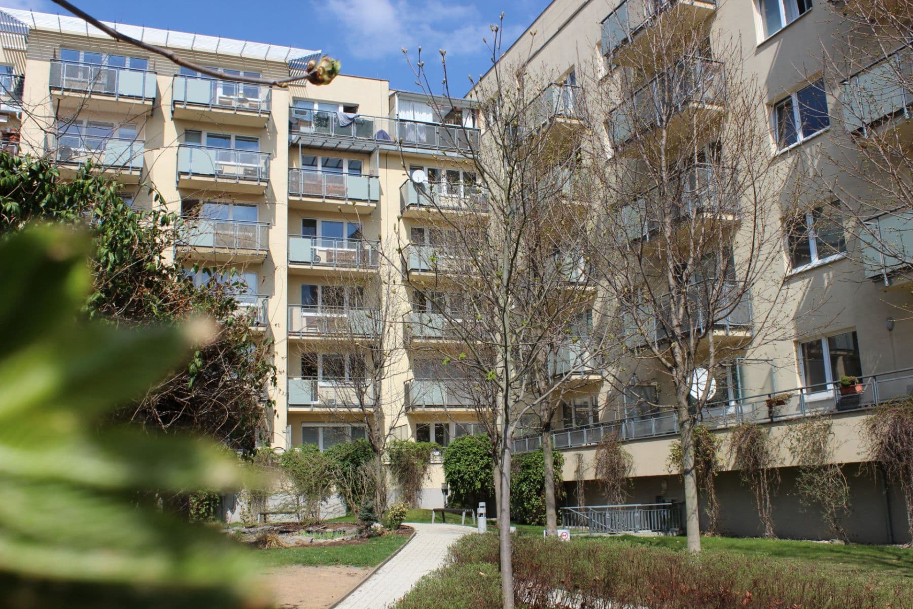 Prenájom bytu 1-izbový 40 m², Bratislavská, Praha, Praha Prenájom bytu 1-izbový 40 m², Bratislavská, Praha, Praha