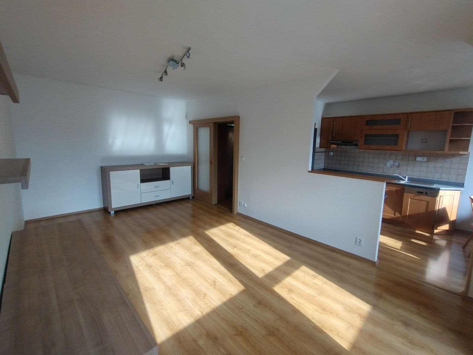 Prenájom bytu 2-izbový 55 m², Novomeského, Praha, Praha Prenájom bytu 2-izbový 55 m², Novomeského, Praha, Praha