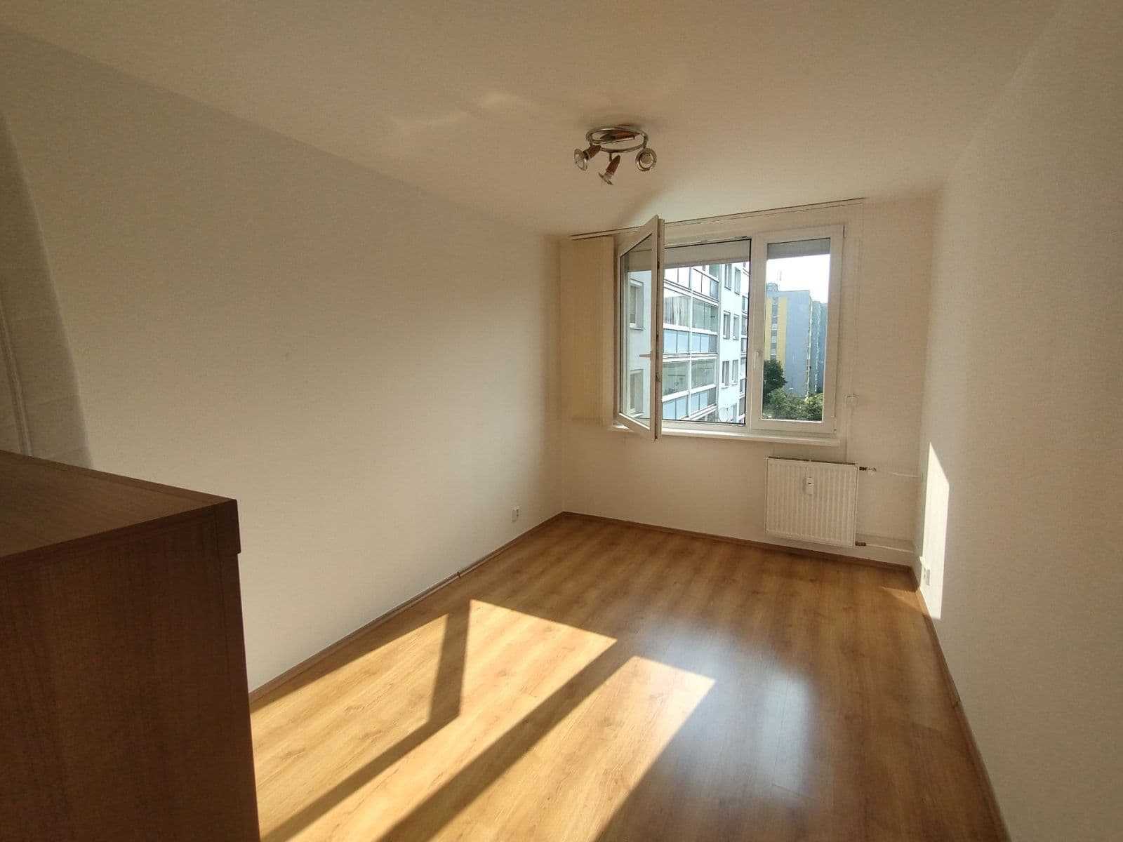 Prenájom bytu 2-izbový 55 m², Novomeského, Praha, Praha Prenájom bytu 2-izbový 55 m², Novomeského, Praha, Praha