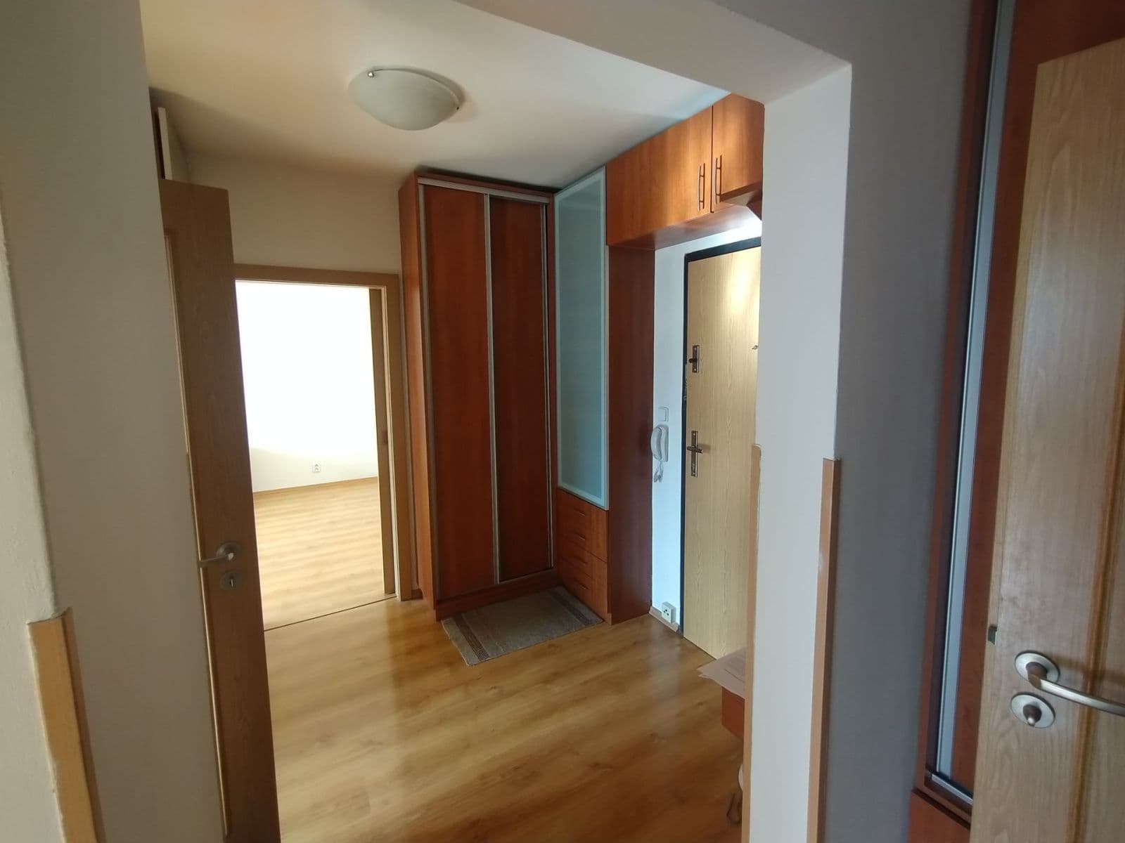 Prenájom bytu 2-izbový 55 m², Novomeského, Praha, Praha Prenájom bytu 2-izbový 55 m², Novomeského, Praha, Praha