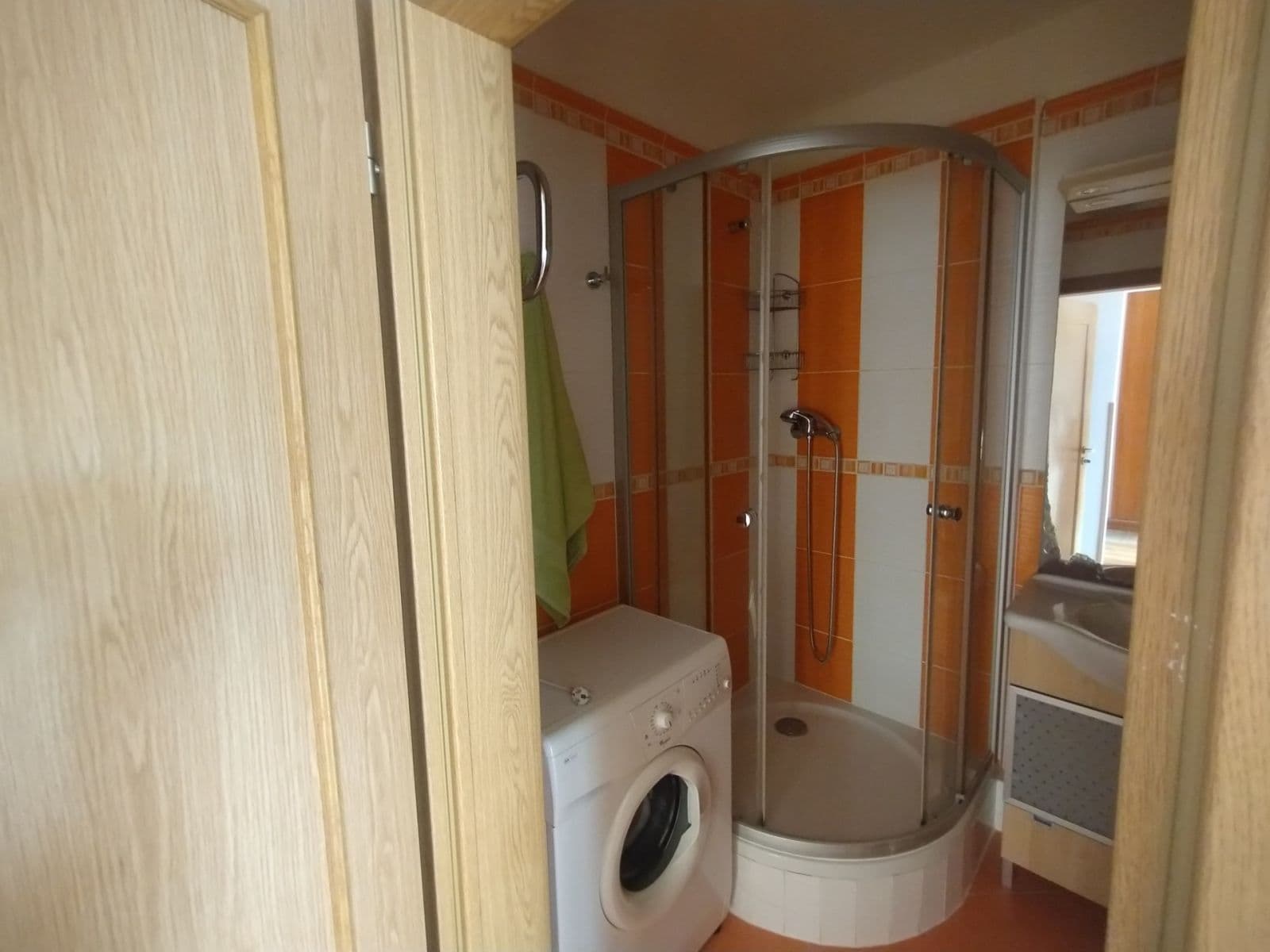 Prenájom bytu 2-izbový 55 m², Novomeského, Praha, Praha Prenájom bytu 2-izbový 55 m², Novomeského, Praha, Praha