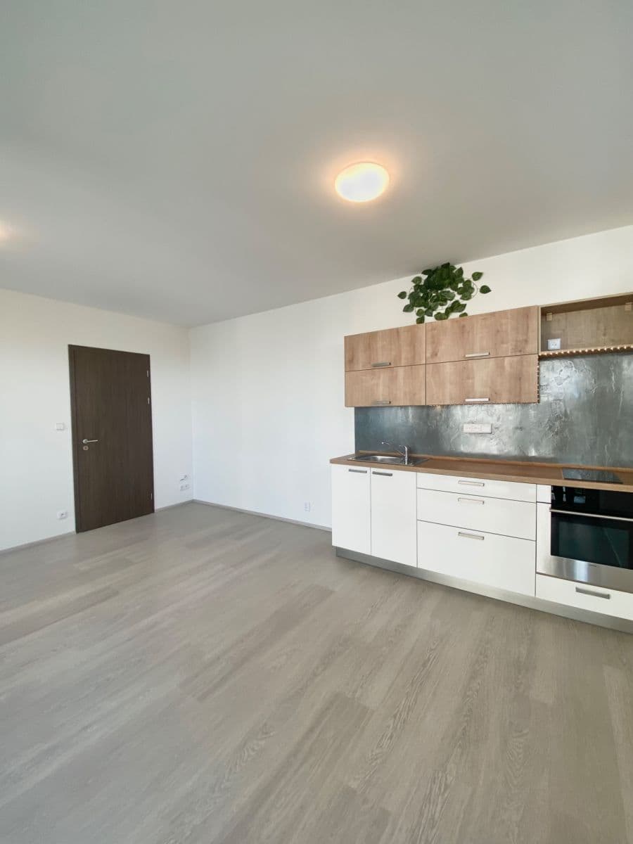 Prenájom bytu 1-izbový 34 m², Stočesova, Praha, Praha Prenájom bytu 1-izbový 34 m², Stočesova, Praha, Praha