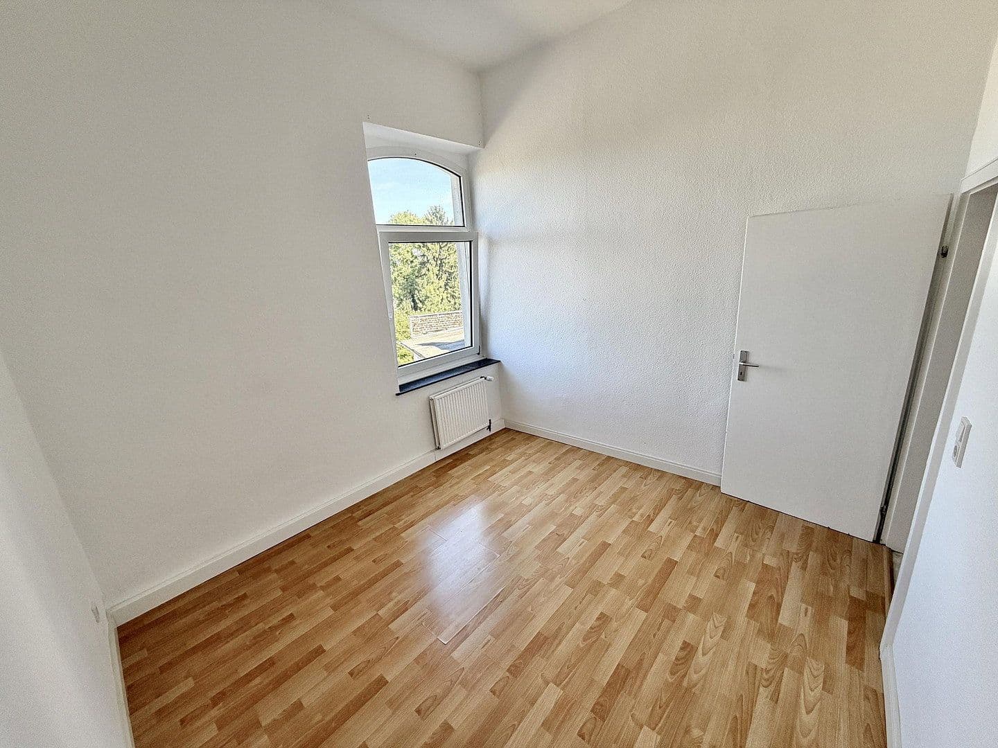 Prenájom bytu 3-izbový 80 m², Eisenbahnstr. 22, Eschweiler, Severné Porýnie - Westfálsko Prenájom bytu 3-izbový 80 m², Eisenbahnstr. 22, Eschweiler, Severné Porýnie - Westfálsko