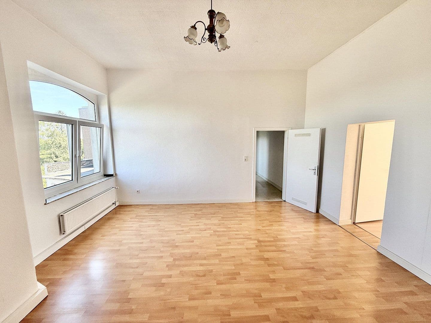 Prenájom bytu 3-izbový 80 m², Eisenbahnstr. 22, Eschweiler, Severné Porýnie - Westfálsko Prenájom bytu 3-izbový 80 m², Eisenbahnstr. 22, Eschweiler, Severné Porýnie - Westfálsko