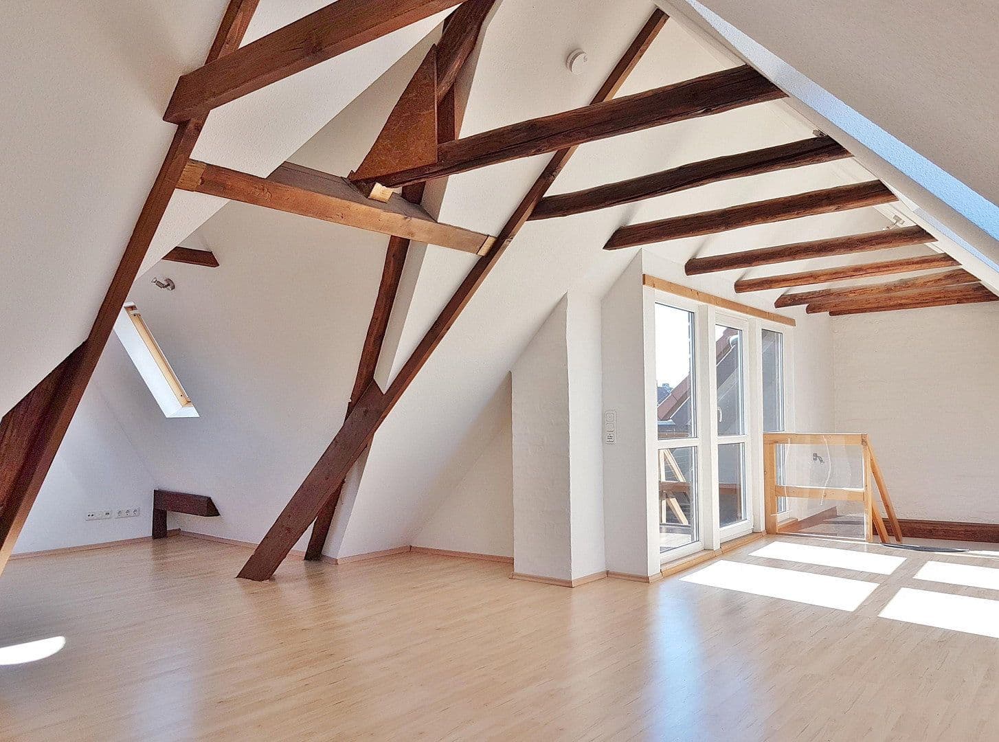 Prenájom bytu 4-izbový 135 m², Hildesheim, Dolné Sasko Prenájom bytu 4-izbový 135 m², Hildesheim, Dolné Sasko