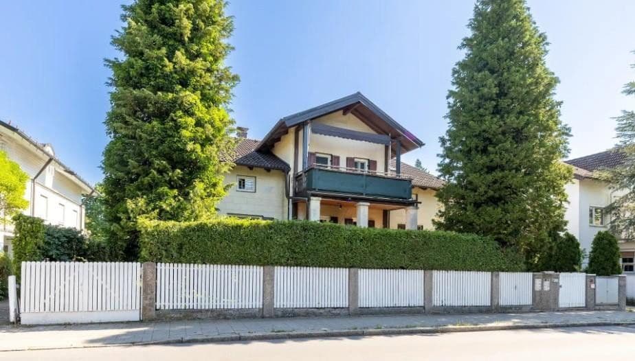 Predaj domu 200 m², pozemok 731 m², Planegg, Bavorsko Predaj domu 200 m², pozemok 731 m², Planegg, Bavorsko