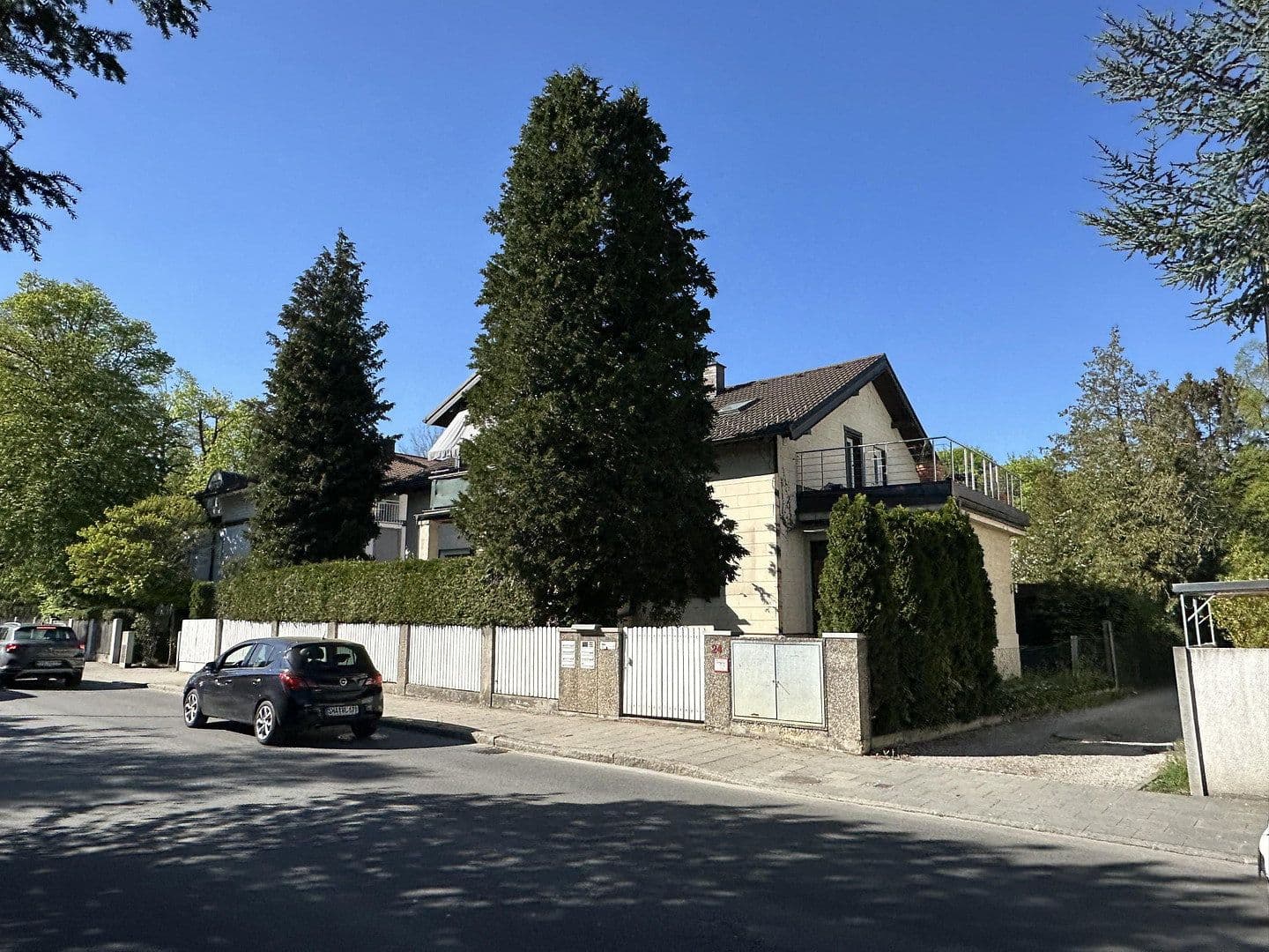 Predaj domu 200 m², pozemok 731 m², Planegg, Bavorsko Predaj domu 200 m², pozemok 731 m², Planegg, Bavorsko