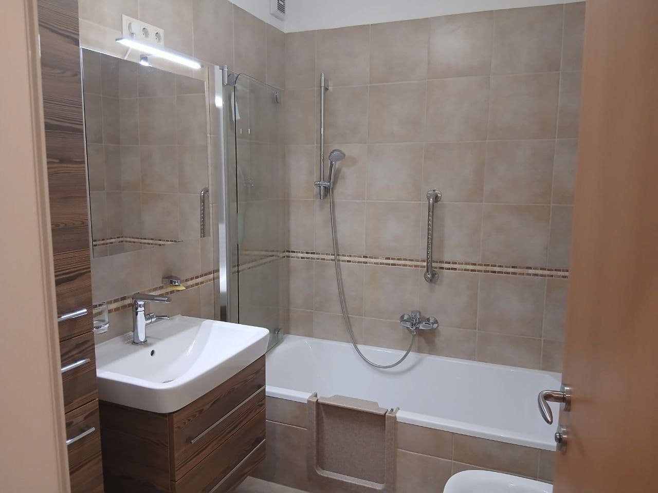 Predaj bytu 4-izbový 103 m², Pressbaum, Dolné Rakúsko Predaj bytu 4-izbový 103 m², Pressbaum, Dolné Rakúsko