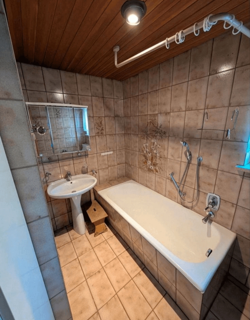 Predaj domu 135 m², pozemok 1.000 m², Fichtenweg 17, Oberschweinbach, Bavorsko Predaj domu 135 m², pozemok 1.000 m², Fichtenweg 17, Oberschweinbach, Bavorsko