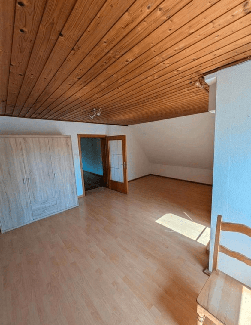 Predaj domu 135 m², pozemok 1.000 m², Fichtenweg 17, Oberschweinbach, Bavorsko Predaj domu 135 m², pozemok 1.000 m², Fichtenweg 17, Oberschweinbach, Bavorsko
