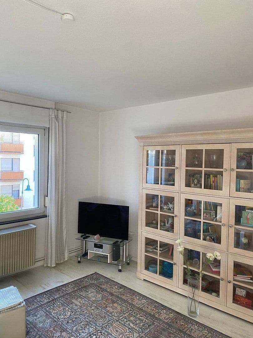 Prenájom bytu 4-izbový 102 m², Mathildenstraße 11, Darmstadt, Hesensko Prenájom bytu 4-izbový 102 m², Mathildenstraße 11, Darmstadt, Hesensko