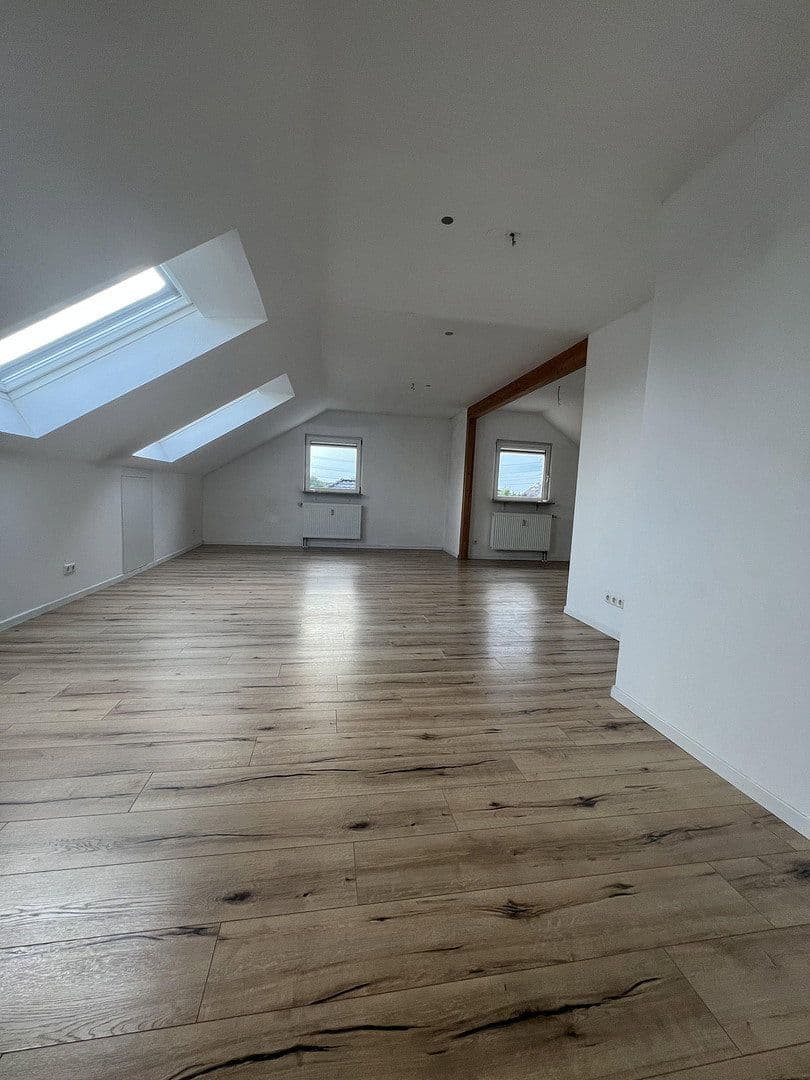 Prenájom bytu 3-izbový 88 m², Alsbach-Hähnlein, Hesensko Prenájom bytu 3-izbový 88 m², Alsbach-Hähnlein, Hesensko