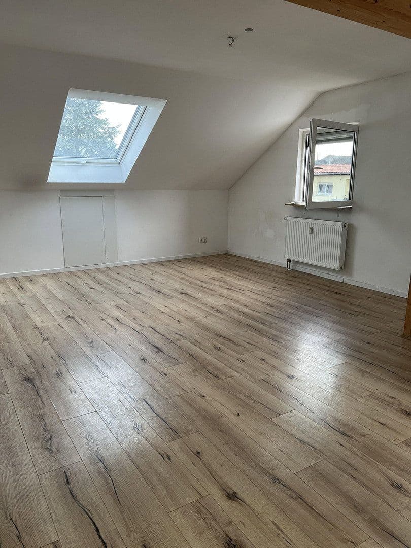 Prenájom bytu 3-izbový 88 m², Alsbach-Hähnlein, Hesensko Prenájom bytu 3-izbový 88 m², Alsbach-Hähnlein, Hesensko