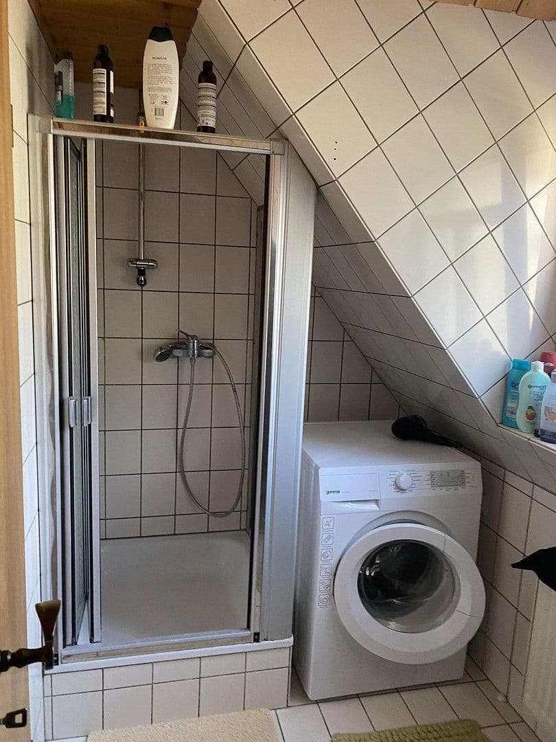 Prenájom bytu 6-izbový 116 m², Hauptstr.53, Dillenburg, Hesensko Prenájom bytu 6-izbový 116 m², Hauptstr.53, Dillenburg, Hesensko