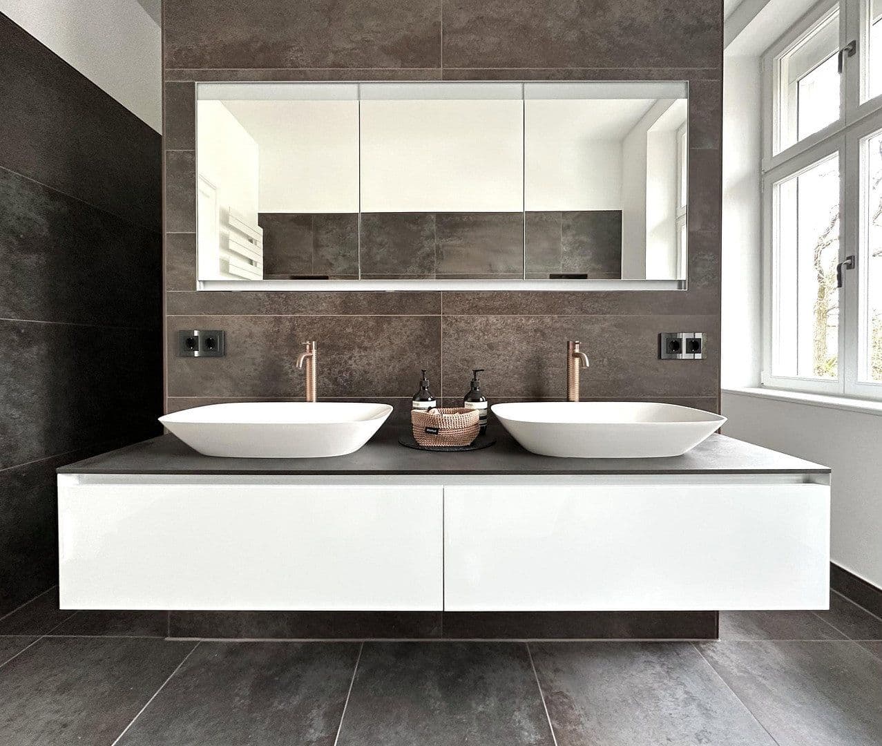 Predaj bytu 4-izbový 126 m², Berlin, Berlín Predaj bytu 4-izbový 126 m², Berlin, Berlín