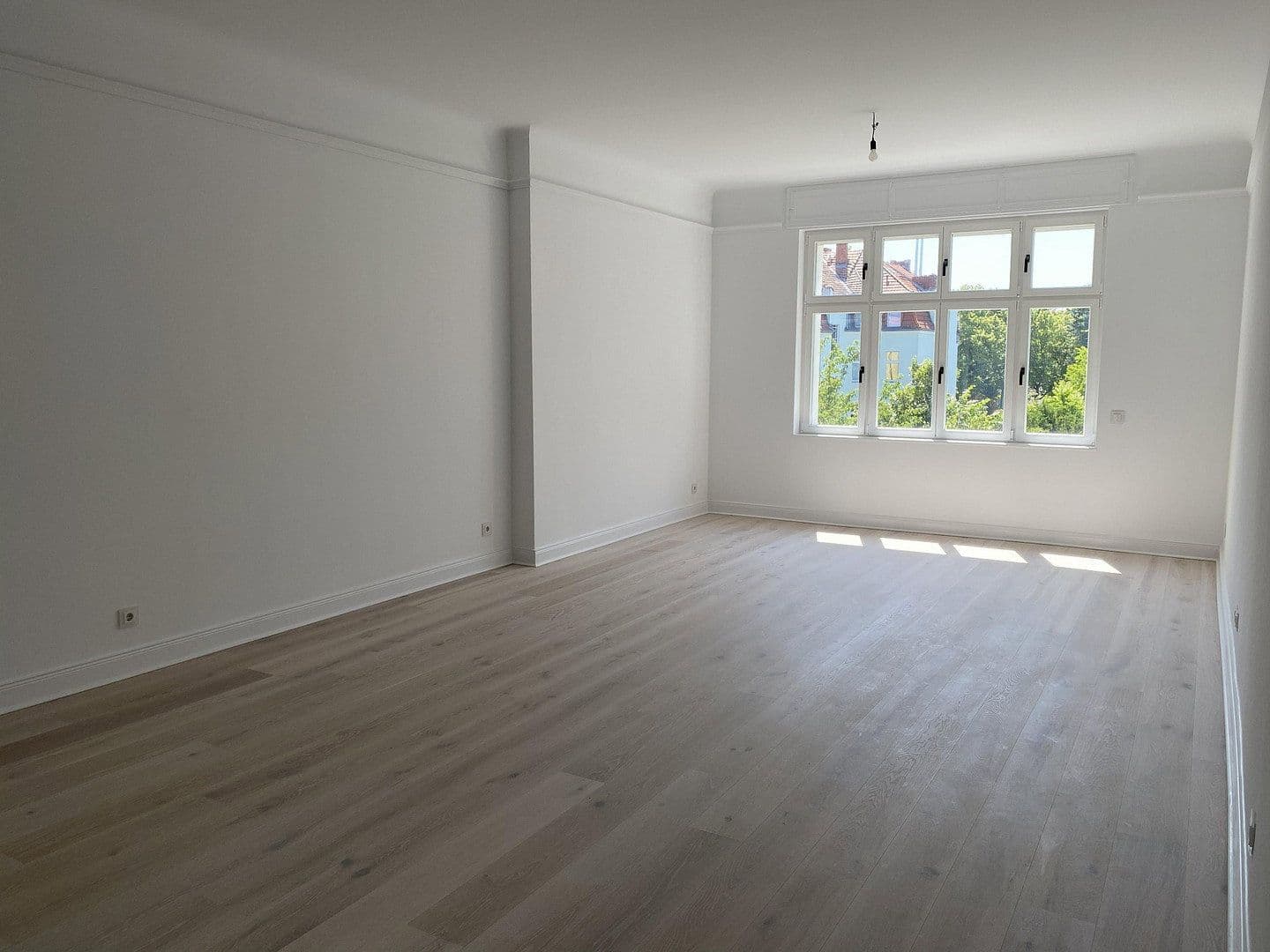 Predaj bytu 4-izbový 126 m², Berlin, Berlín Predaj bytu 4-izbový 126 m², Berlin, Berlín