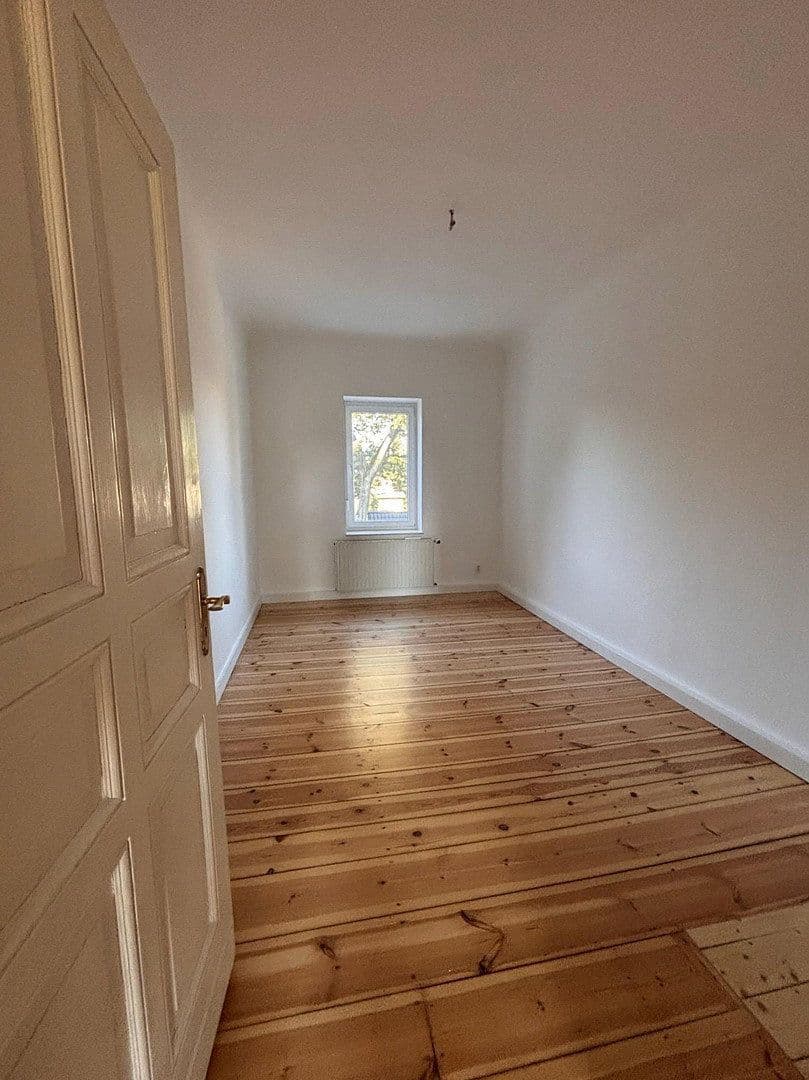 Prenájom bytu 2-izbový 59 m², Linderhofstraße 31, Berlin, Berlín Prenájom bytu 2-izbový 59 m², Linderhofstraße 31, Berlin, Berlín