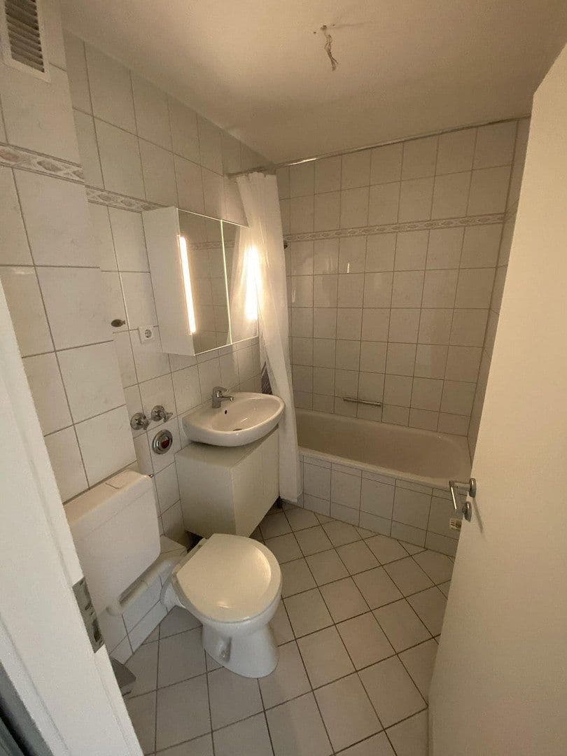Prenájom bytu 1-izbový 42 m², Schellingstr. 153 B, München, Bavorsko Prenájom bytu 1-izbový 42 m², Schellingstr. 153 B, München, Bavorsko
