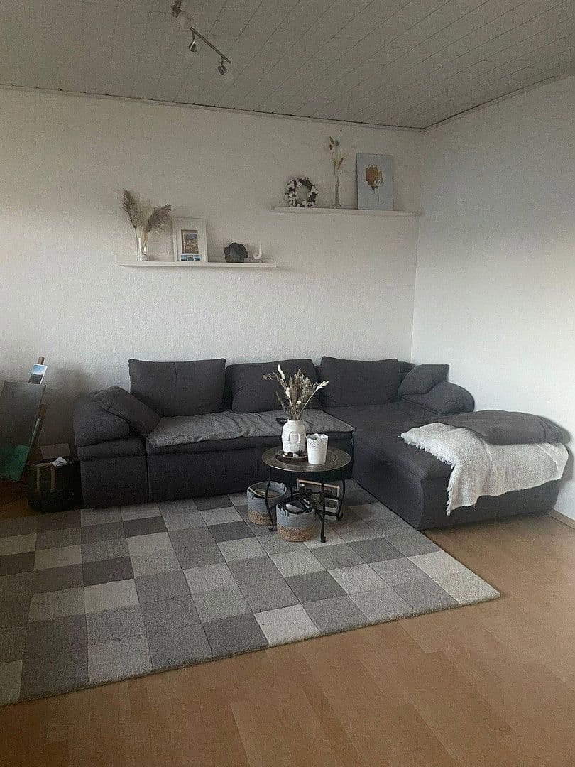 Prenájom bytu 3-izbový 98 m², Hartenauer Str. 45, Bickenbach, Hesensko Prenájom bytu 3-izbový 98 m², Hartenauer Str. 45, Bickenbach, Hesensko