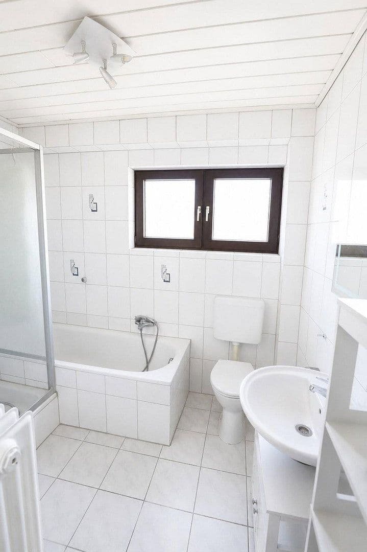 Prenájom bytu 3-izbový 98 m², Hartenauer Str. 45, Bickenbach, Hesensko Prenájom bytu 3-izbový 98 m², Hartenauer Str. 45, Bickenbach, Hesensko