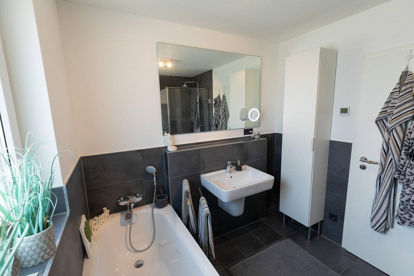 Predaj domu 134 m², pozemok 191 m², Langenfeld (Rheinland), Severné Porýnie - Westfálsko Predaj domu 134 m², pozemok 191 m², Langenfeld (Rheinland), Severné Porýnie - Westfálsko