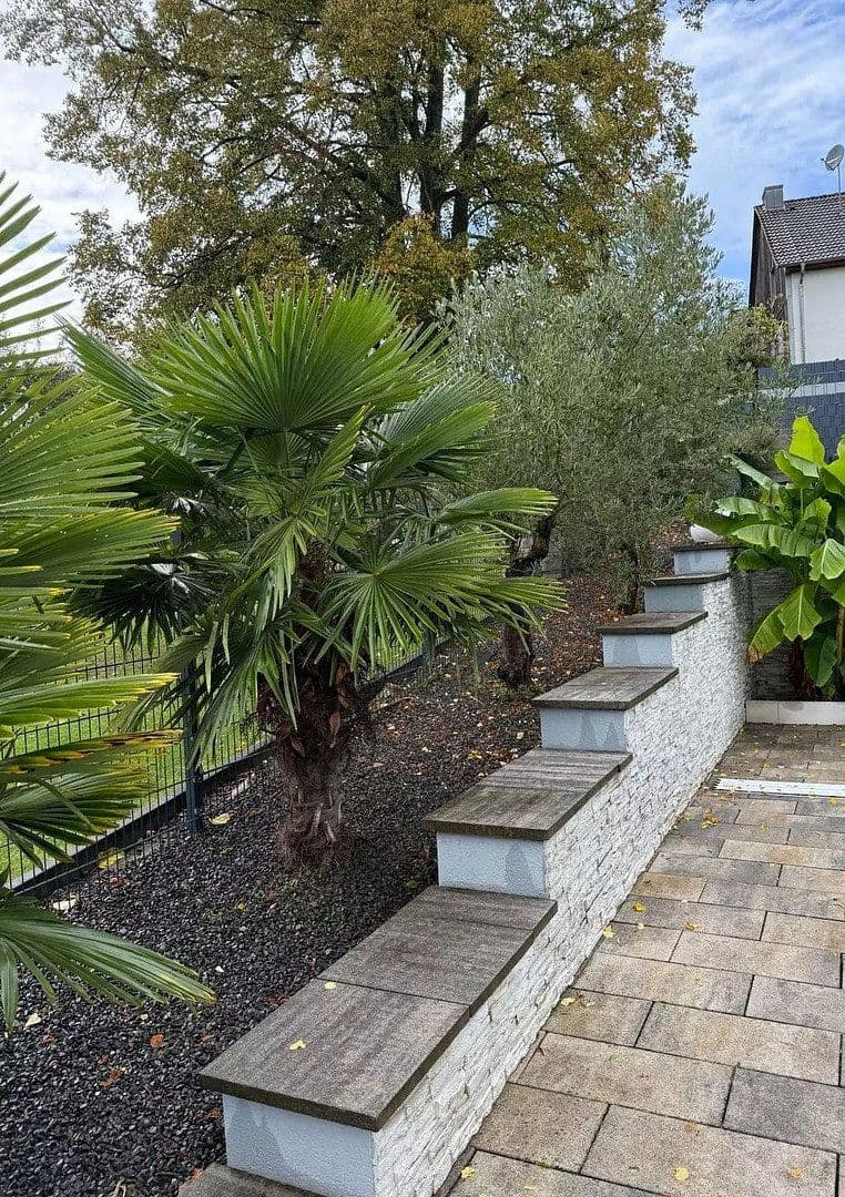 Predaj domu 342 m², pozemok 1.300 m², Saarbrücken, Sársko Predaj domu 342 m², pozemok 1.300 m², Saarbrücken, Sársko