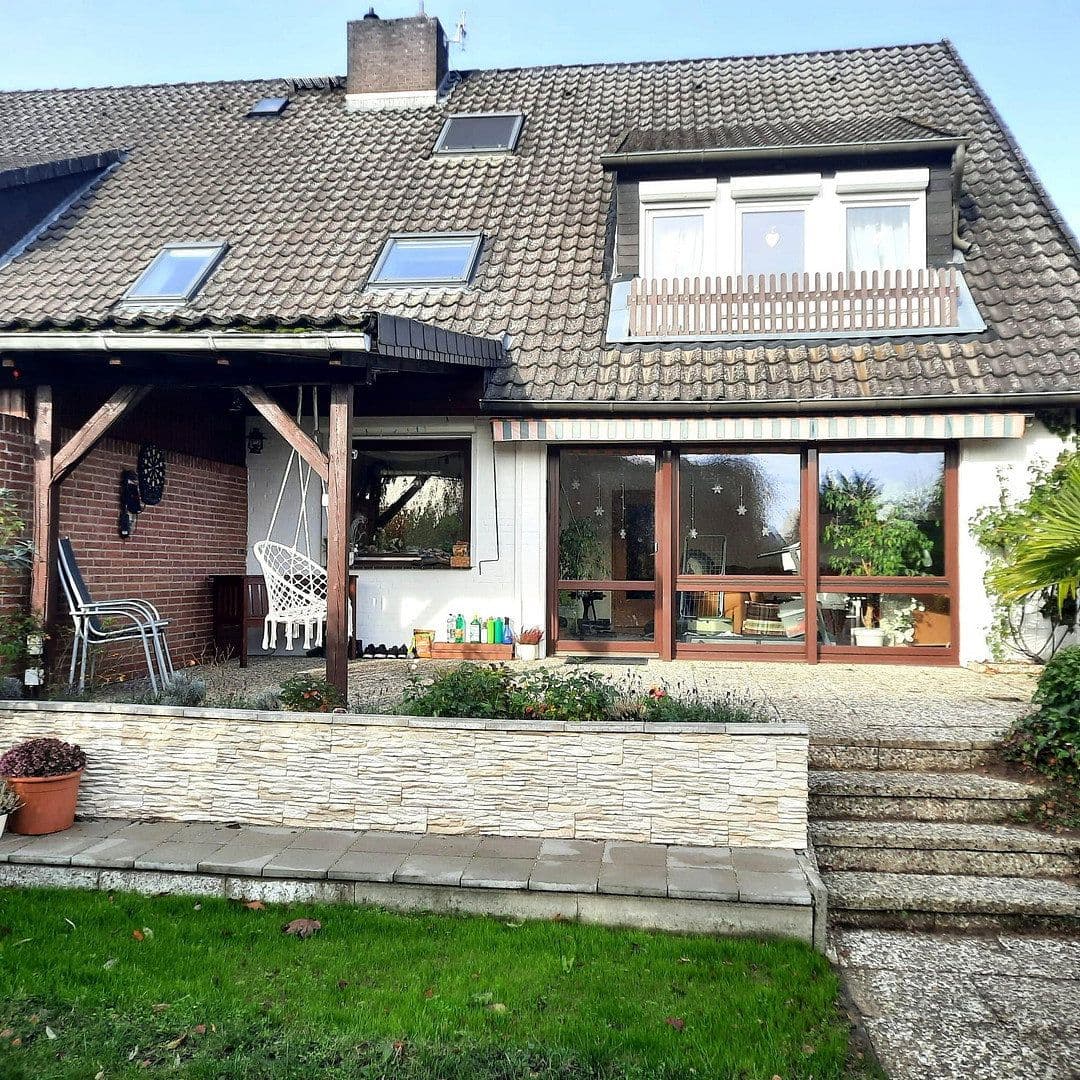 Predaj domu 180 m², pozemok 514 m², Ostpreußenstraße 8, Verden (Aller), Dolné Sasko Predaj domu 180 m², pozemok 514 m², Ostpreußenstraße 8, Verden (Aller), Dolné Sasko