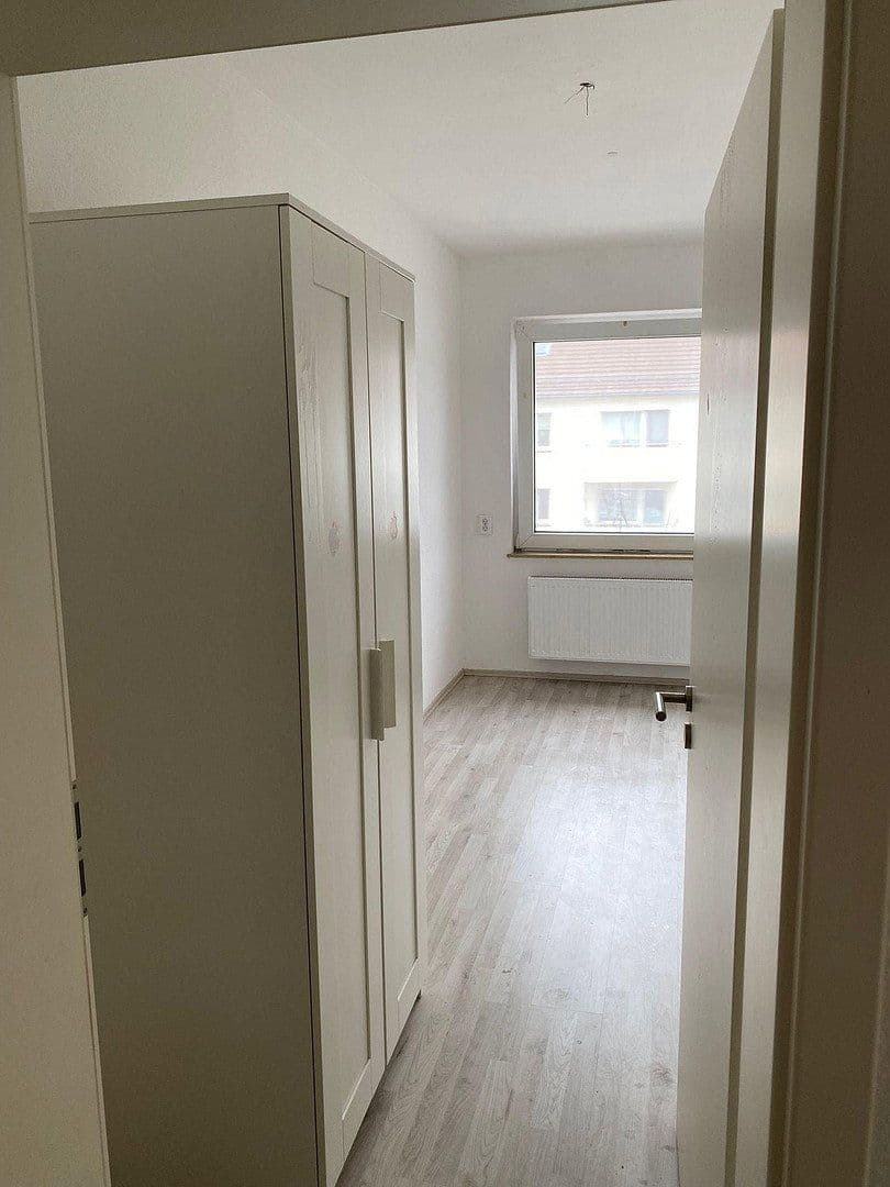 Prenájom bytu 3-izbový 30 m², Wuppertal, Severné Porýnie - Westfálsko Prenájom bytu 3-izbový 30 m², Wuppertal, Severné Porýnie - Westfálsko