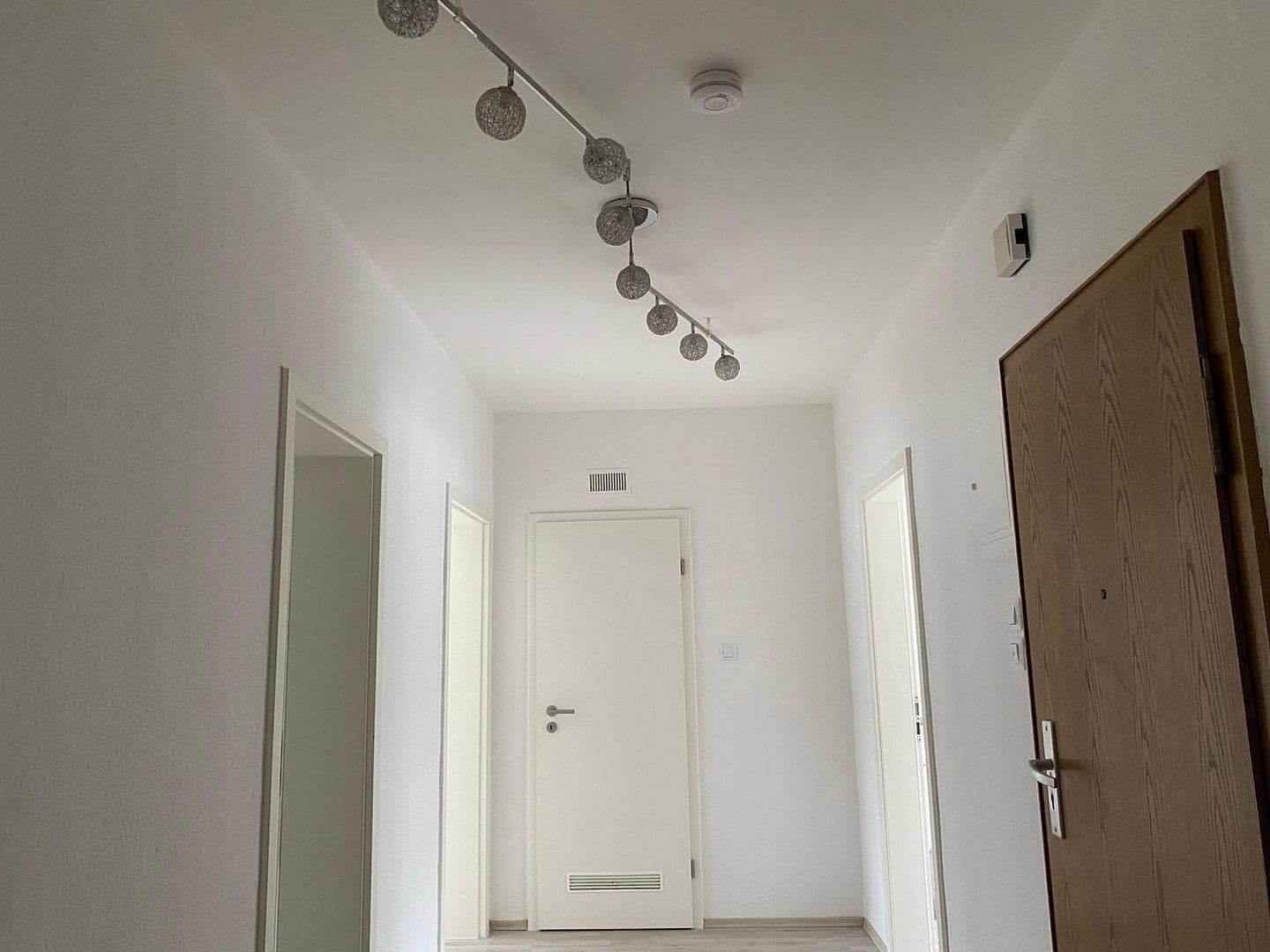 Prenájom bytu 3-izbový 30 m², Wuppertal, Severné Porýnie - Westfálsko Prenájom bytu 3-izbový 30 m², Wuppertal, Severné Porýnie - Westfálsko