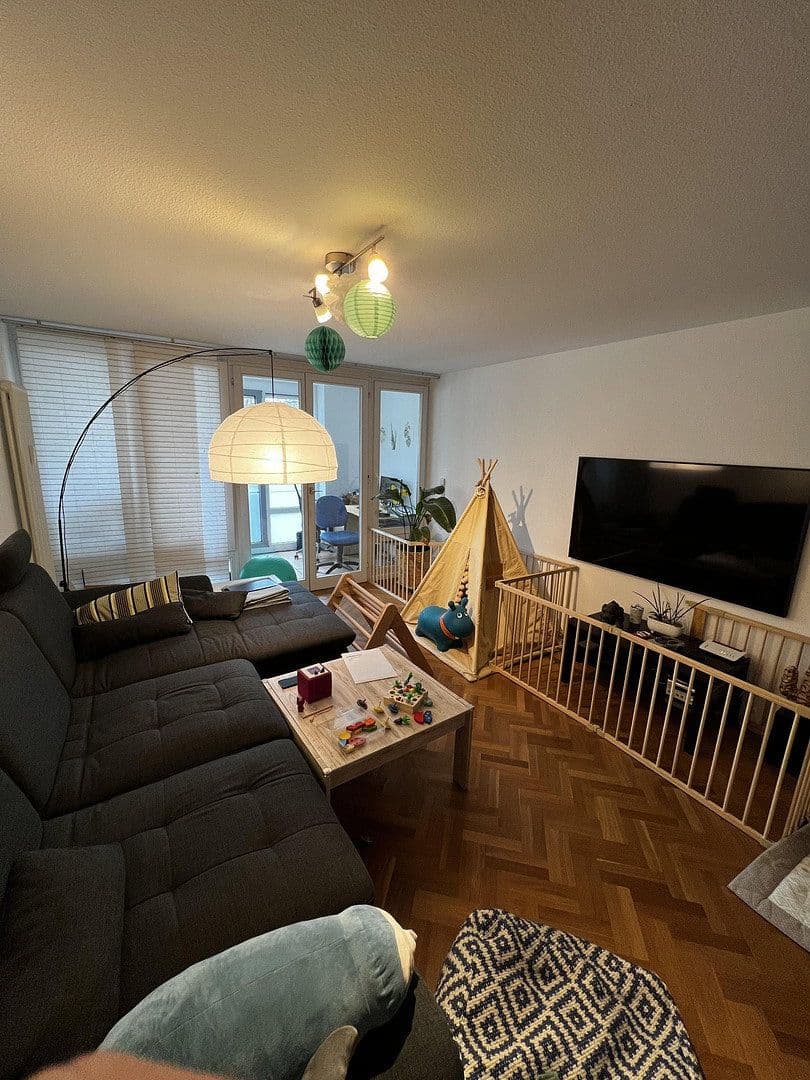 Prenájom bytu 3-izbový 87 m², Fasanenstrasse 29, Ludwigsburg, Bádensko-Wurttembersko Prenájom bytu 3-izbový 87 m², Fasanenstrasse 29, Ludwigsburg, Bádensko-Wurttembersko