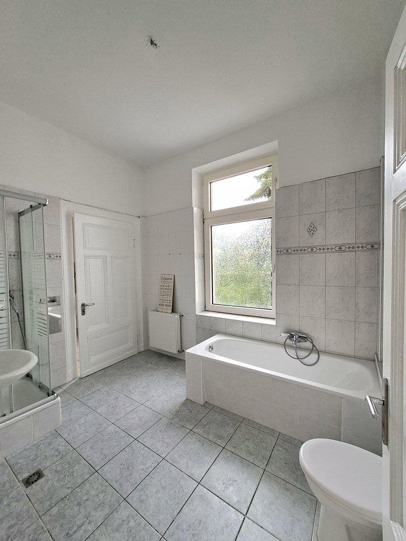 Predaj domu 340 m², pozemok 680 m², Solingen, Severné Porýnie - Westfálsko Predaj domu 340 m², pozemok 680 m², Solingen, Severné Porýnie - Westfálsko