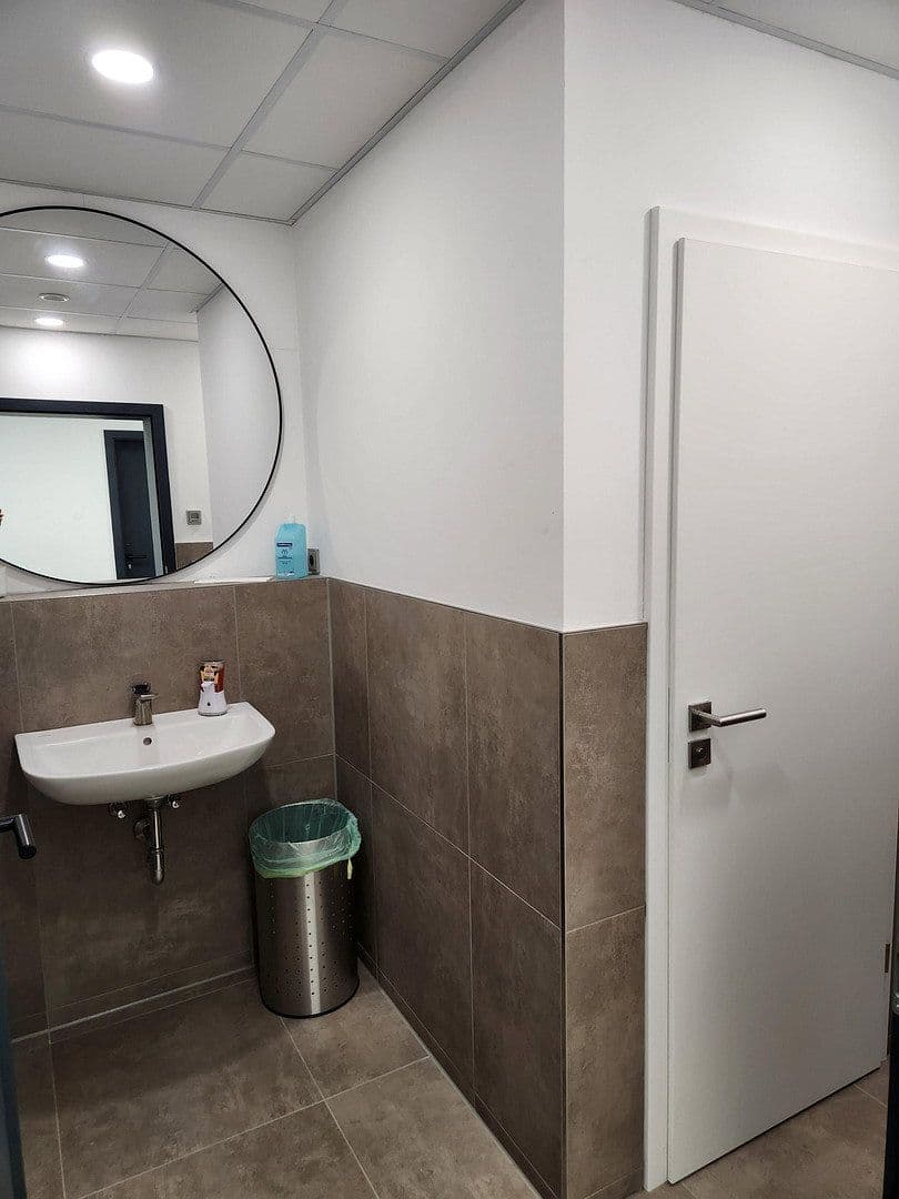 Prenájom kancelárie 750 m², Burgwedel, Dolné Sasko Prenájom kancelárie 750 m², Burgwedel, Dolné Sasko