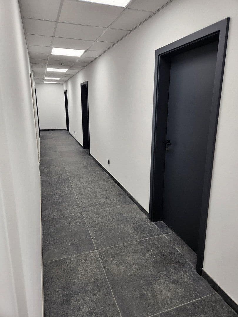 Prenájom kancelárie 750 m², Burgwedel, Dolné Sasko Prenájom kancelárie 750 m², Burgwedel, Dolné Sasko