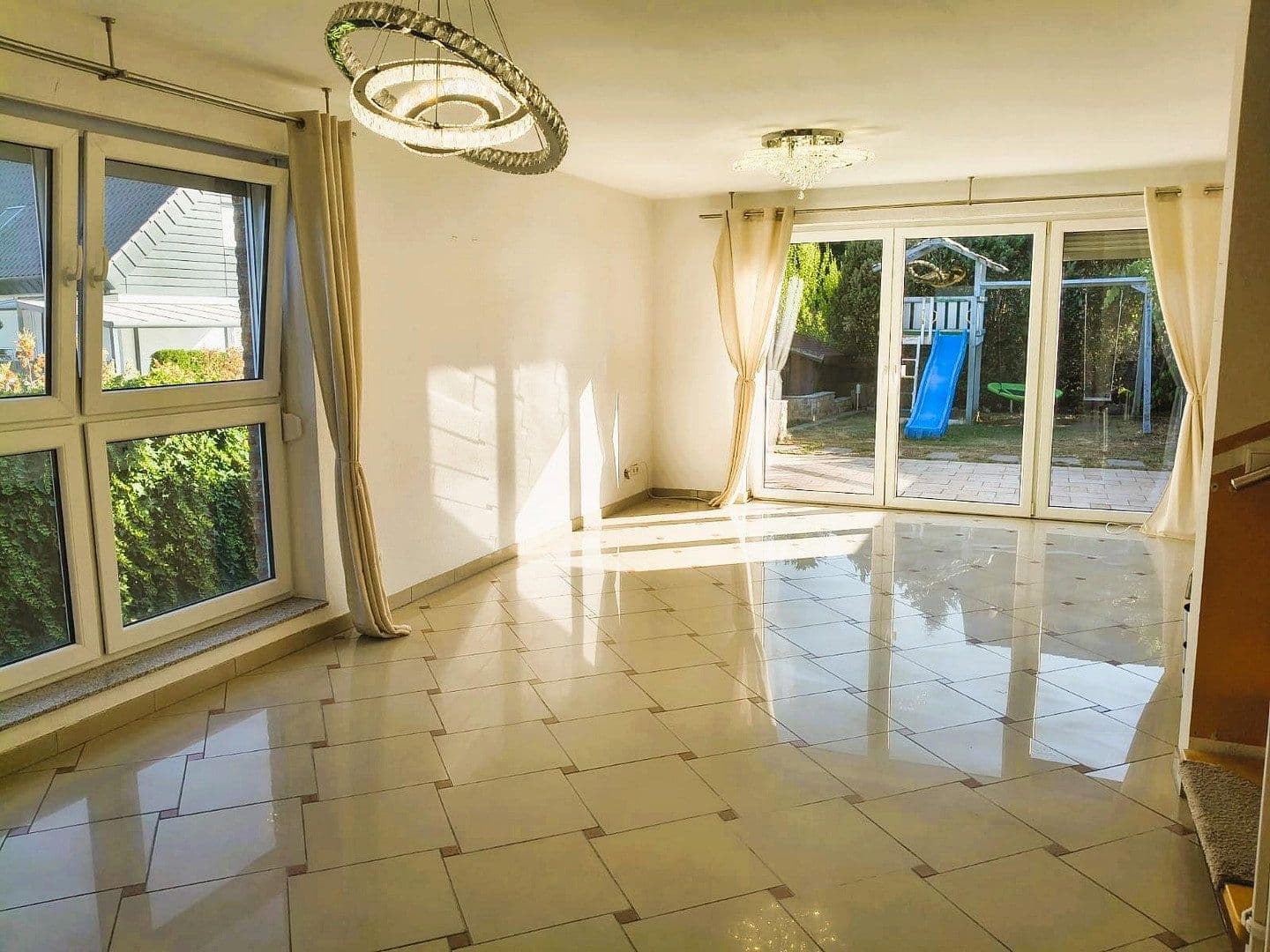 Predaj domu 138 m², pozemok 289 m², Ginsterweg 5, Erkrath, Severné Porýnie - Westfálsko Predaj domu 138 m², pozemok 289 m², Ginsterweg 5, Erkrath, Severné Porýnie - Westfálsko