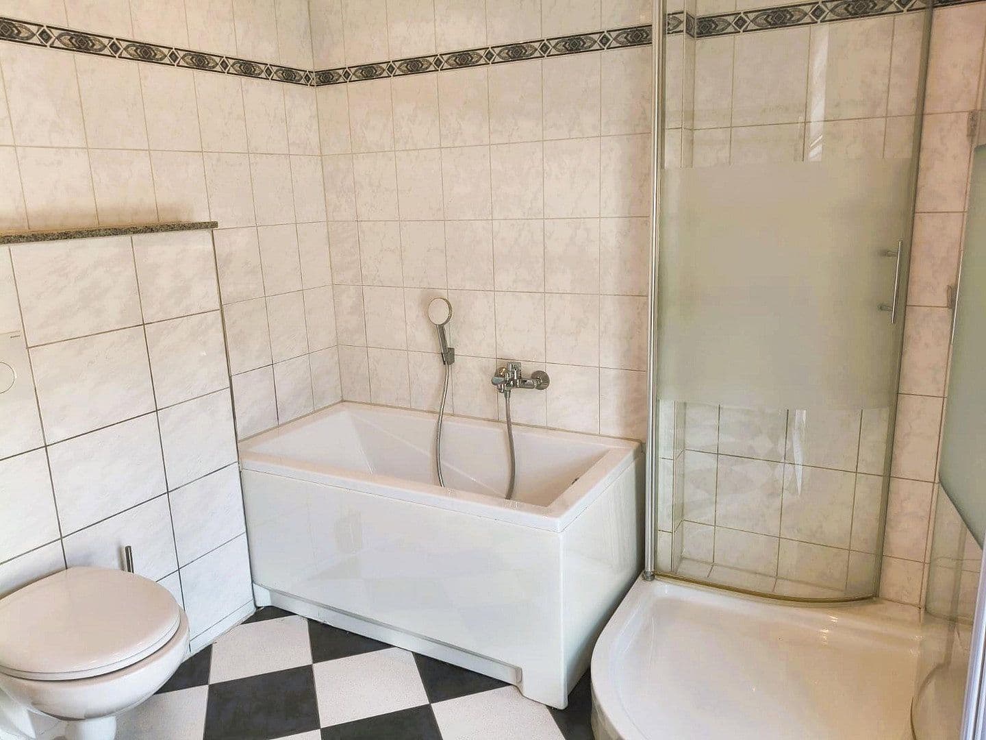 Predaj domu 138 m², pozemok 289 m², Ginsterweg 5, Erkrath, Severné Porýnie - Westfálsko Predaj domu 138 m², pozemok 289 m², Ginsterweg 5, Erkrath, Severné Porýnie - Westfálsko