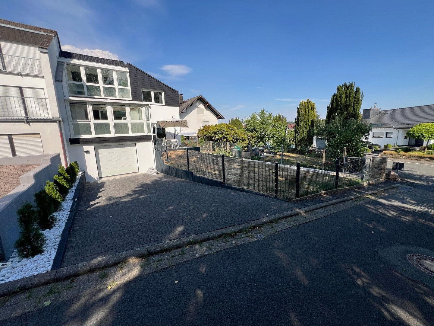 Predaj domu 136 m², pozemok 399 m², Am Belzbecker 13, Neu-Anspach, Hesensko Predaj domu 136 m², pozemok 399 m², Am Belzbecker 13, Neu-Anspach, Hesensko
