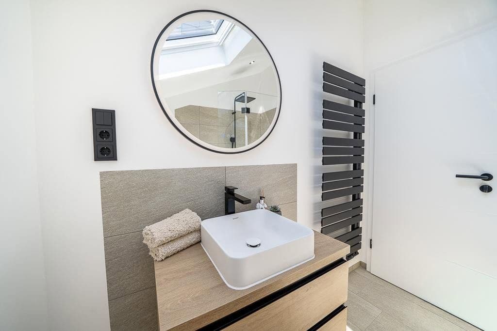 Predaj domu 136 m², pozemok 399 m², Am Belzbecker 13, Neu-Anspach, Hesensko Predaj domu 136 m², pozemok 399 m², Am Belzbecker 13, Neu-Anspach, Hesensko