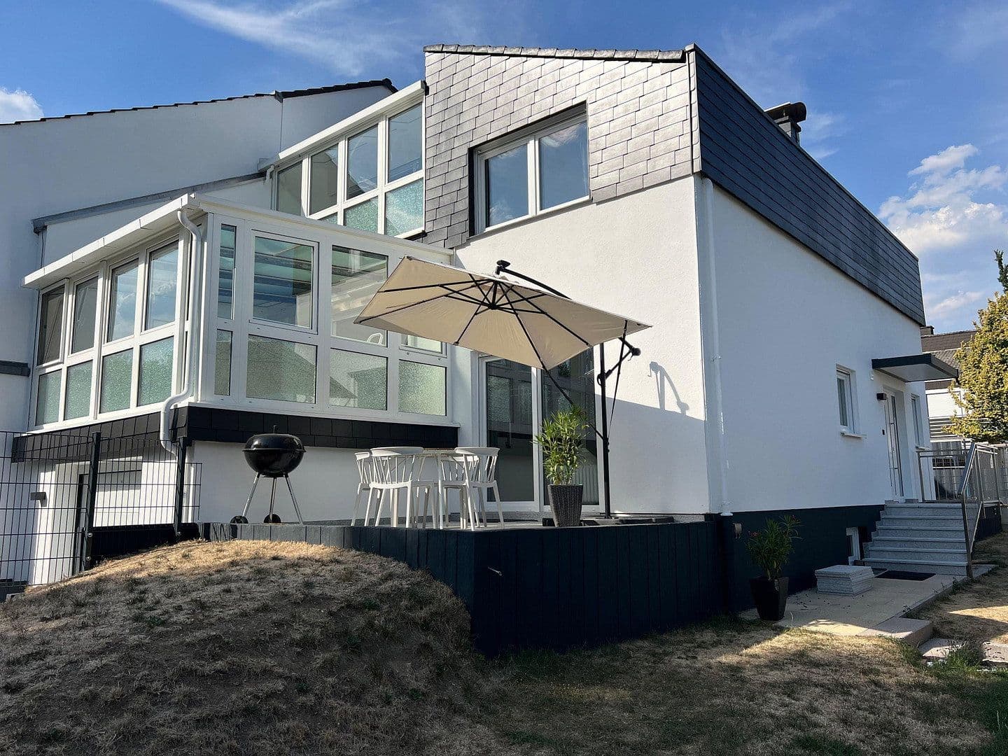 Predaj domu 136 m², pozemok 399 m², Am Belzbecker 13, Neu-Anspach, Hesensko Predaj domu 136 m², pozemok 399 m², Am Belzbecker 13, Neu-Anspach, Hesensko