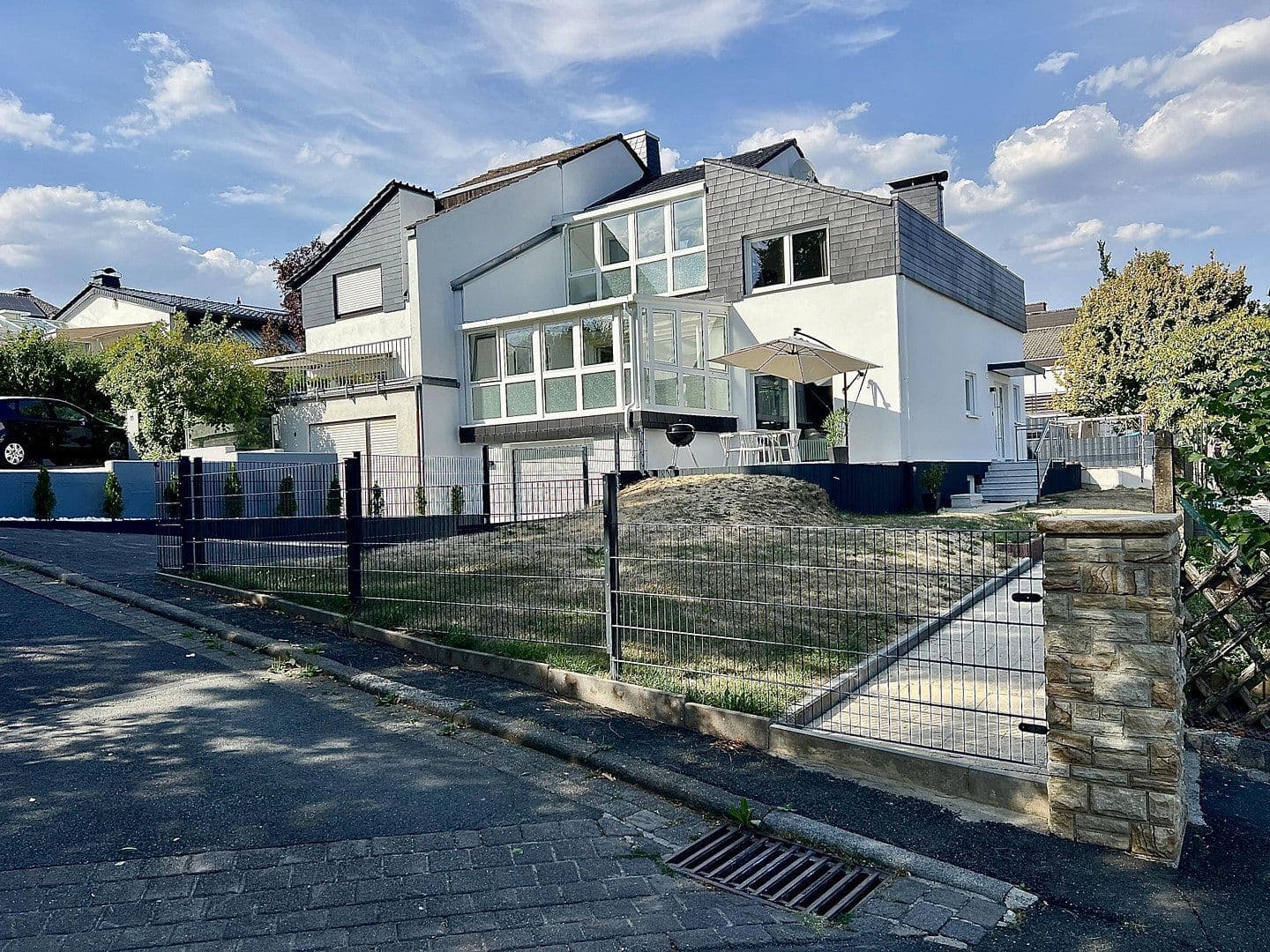 Predaj domu 136 m², pozemok 399 m², Am Belzbecker 13, Neu-Anspach, Hesensko Predaj domu 136 m², pozemok 399 m², Am Belzbecker 13, Neu-Anspach, Hesensko