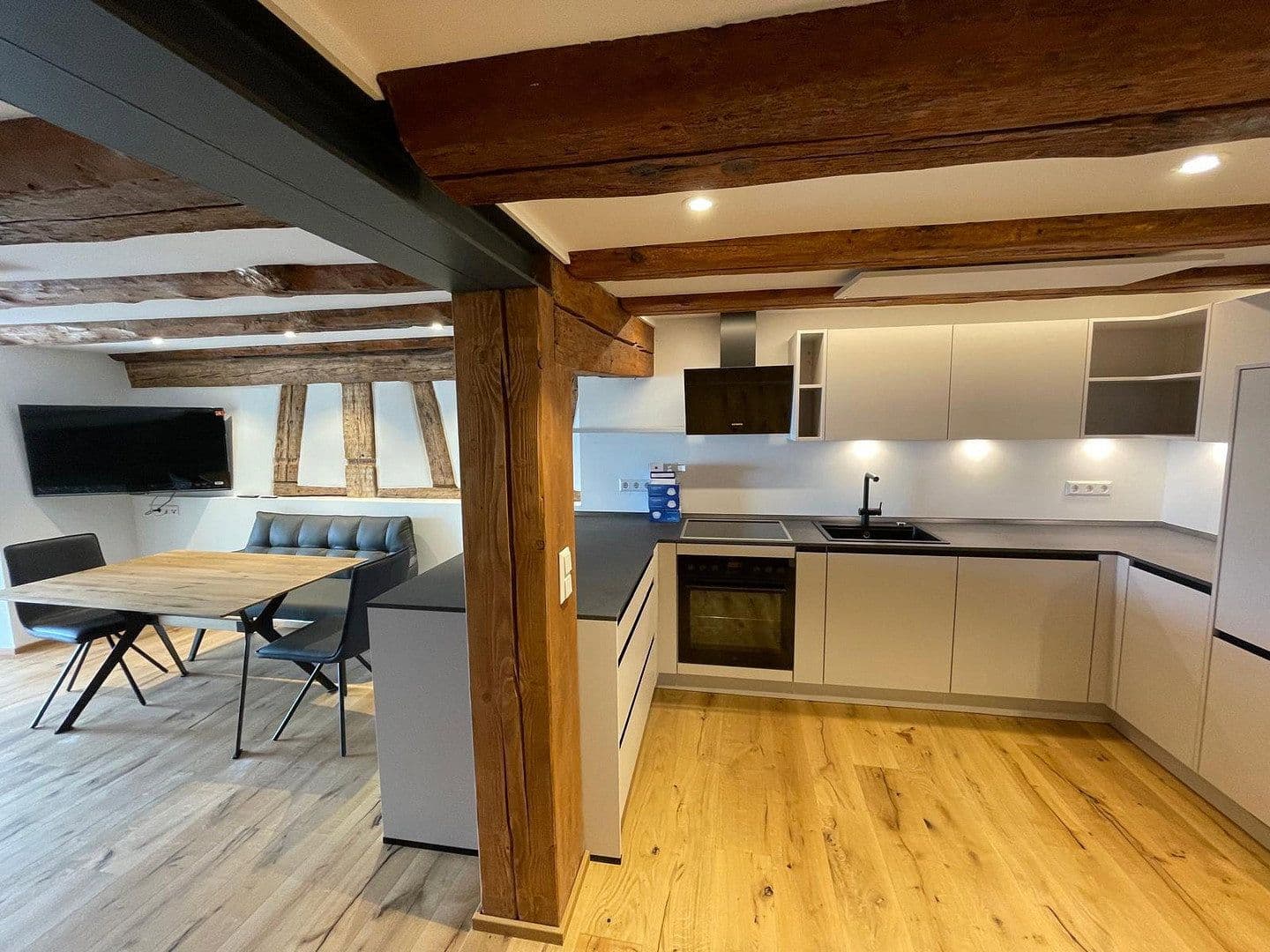Prenájom bytu 3-izbový 60 m², Winzergasse 20, Meersburg, Bádensko-Wurttembersko Prenájom bytu 3-izbový 60 m², Winzergasse 20, Meersburg, Bádensko-Wurttembersko