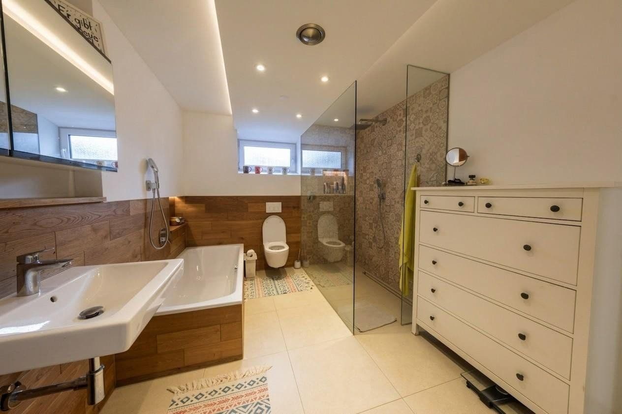 Prenájom bytu 2-izbový 96 m², Stuttgart-Weilimdorf, Bádensko-Wurttembersko Prenájom bytu 2-izbový 96 m², Stuttgart-Weilimdorf, Bádensko-Wurttembersko