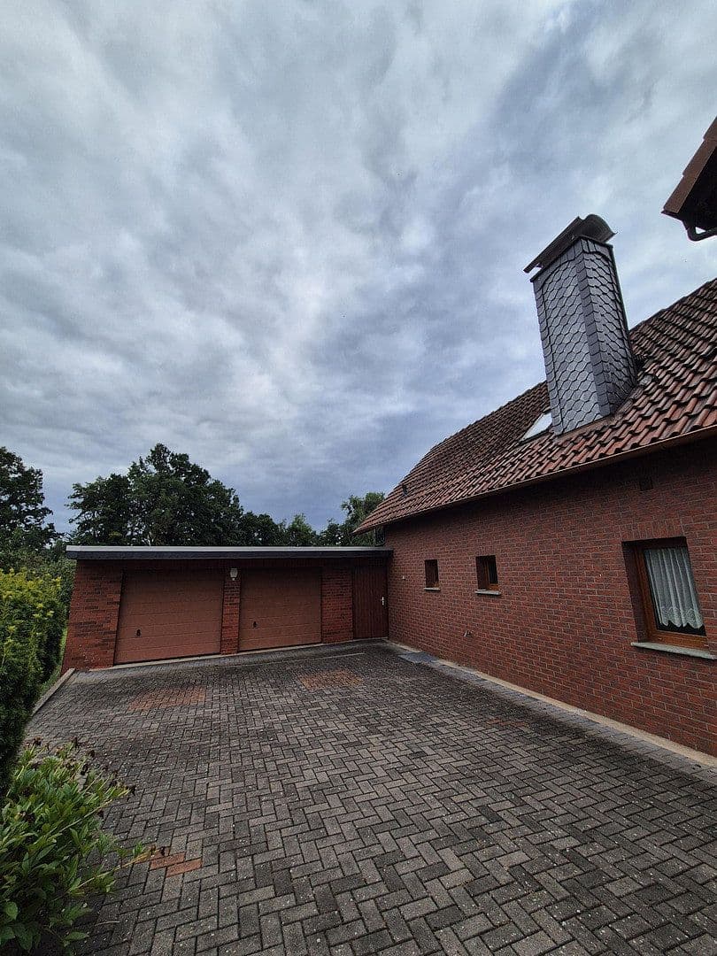 Predaj domu 193 m², pozemok 1.167 m², Bückeburg, Dolné Sasko Predaj domu 193 m², pozemok 1.167 m², Bückeburg, Dolné Sasko