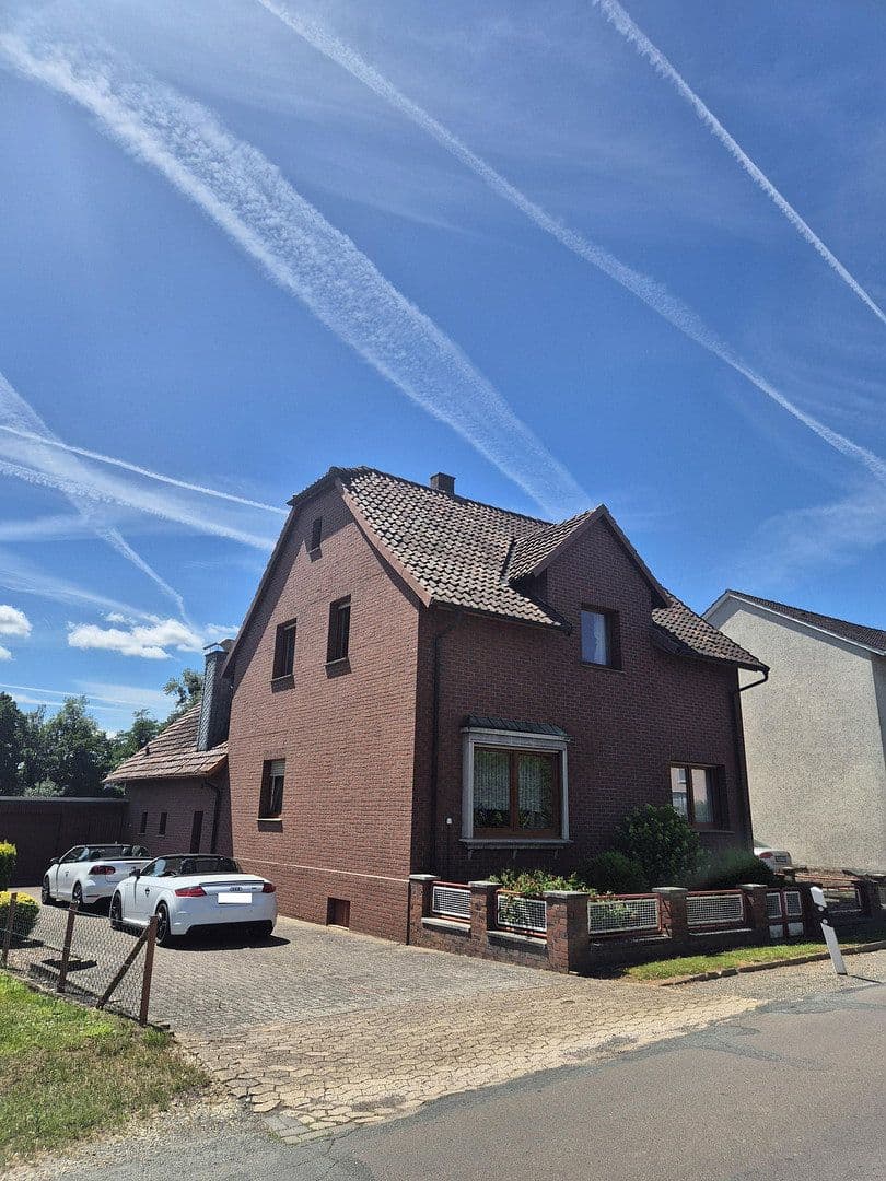 Predaj domu 193 m², pozemok 1.167 m², Bückeburg, Dolné Sasko Predaj domu 193 m², pozemok 1.167 m², Bückeburg, Dolné Sasko